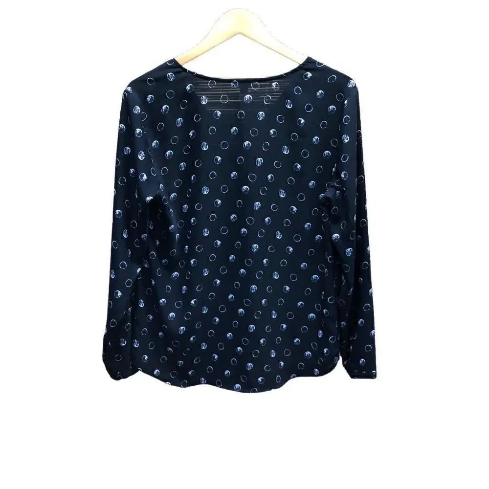 Ann Taylor Size Medium (M) Black Cream Pattern Blouse